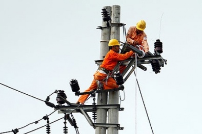 Tiền điện 'gánh' cả chi phí sân tenis, bể bơi, biệt thự 